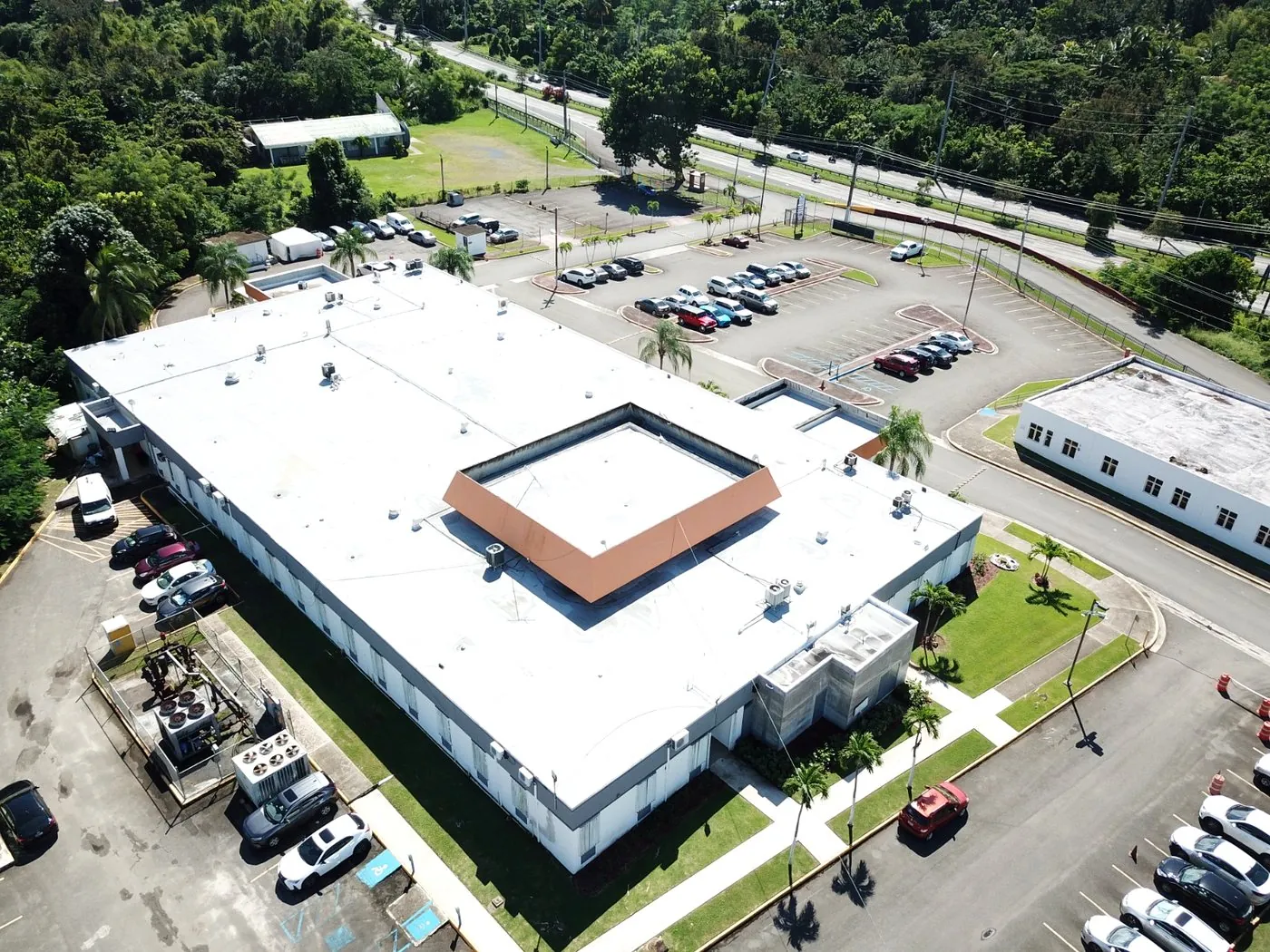 Aerial view of the NeoMed Center roof in Trujillo Alto